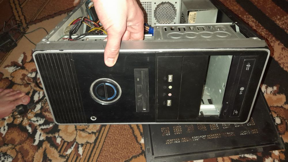 Системний блок .Можливо на запчастини.