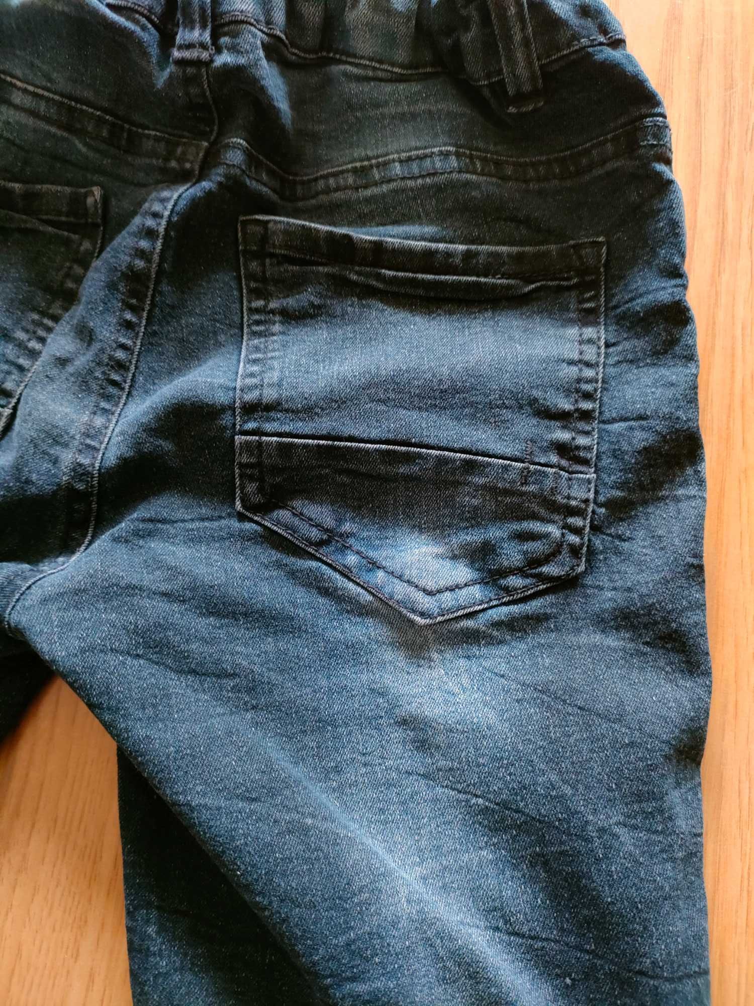 Spodnie jeansy chłopięce r. 146