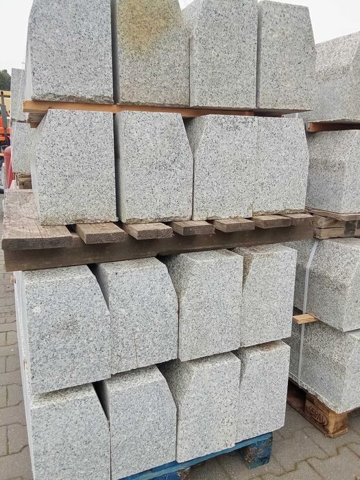 Krawężniki granitowe 20/30cm - 75 mb