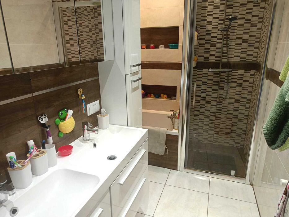 Czteropokojowe mieszkanie w Lututowie z garażem