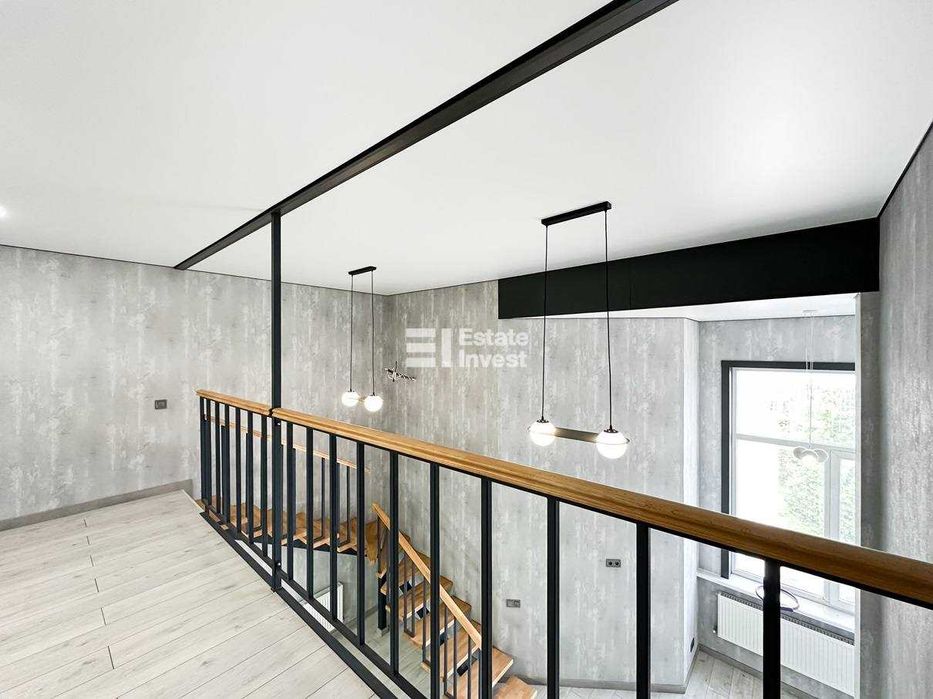 Продам 1 кімн. дворівневу квартиру на пр. Індустріальний, 6.