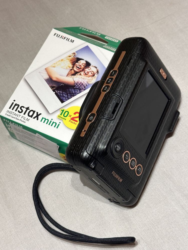 Aparat Fujifilm Instax mini LiPlay + wkłady i karta pamięci