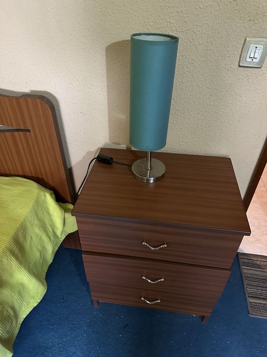 Cama corpo e meio e mesa de cabeceira