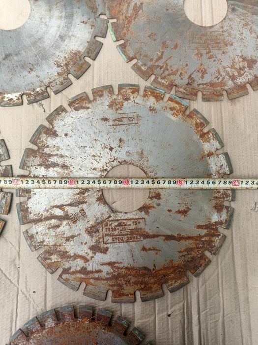 Диски по каменю бітону