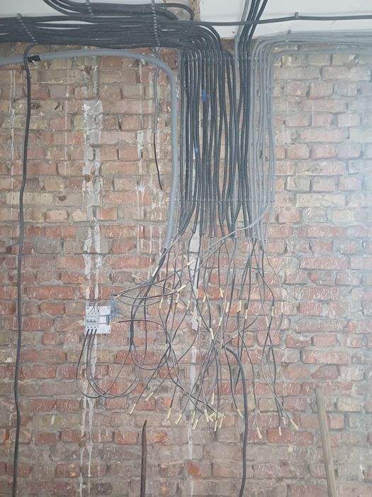 Продам квартиру під нежитлове приміщення