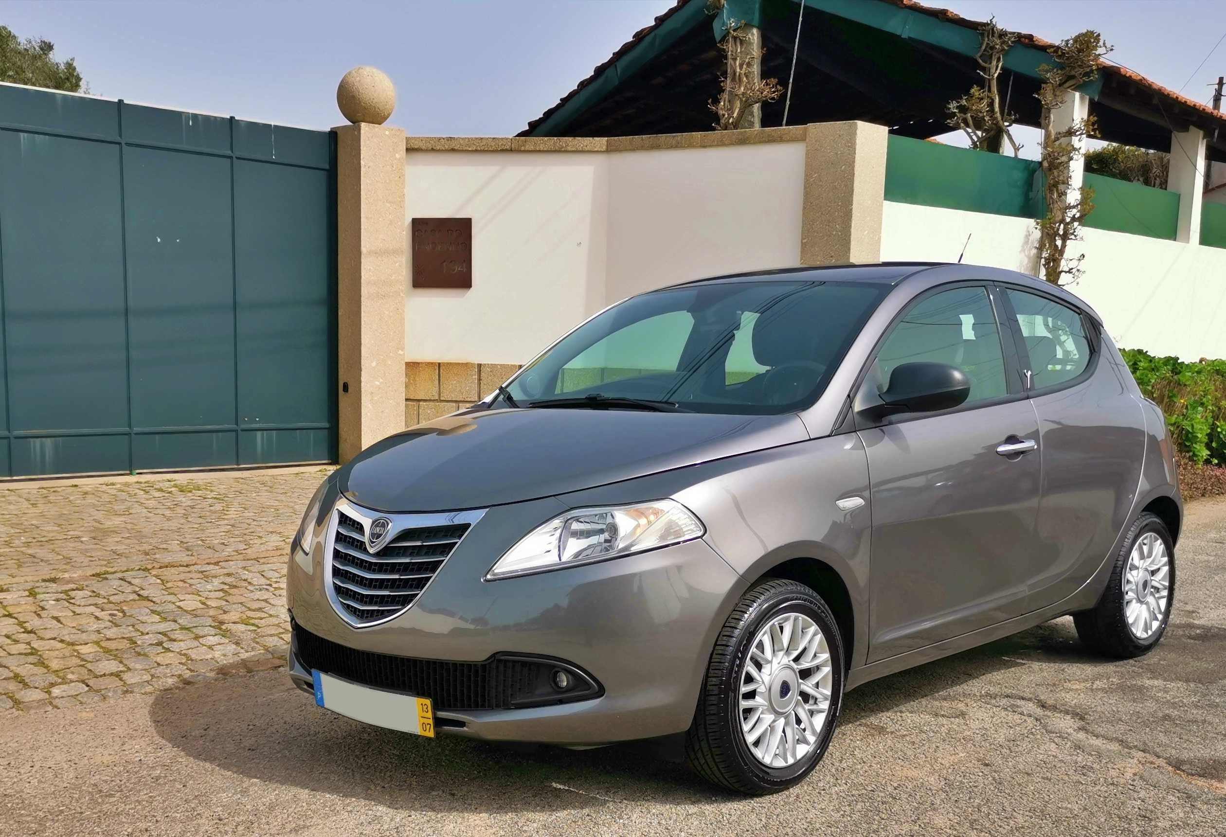 Lancia New Ypsilon 1.2 SS Dynamic Glam Silver