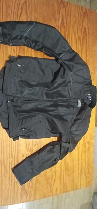 Blusão Motar como novo.