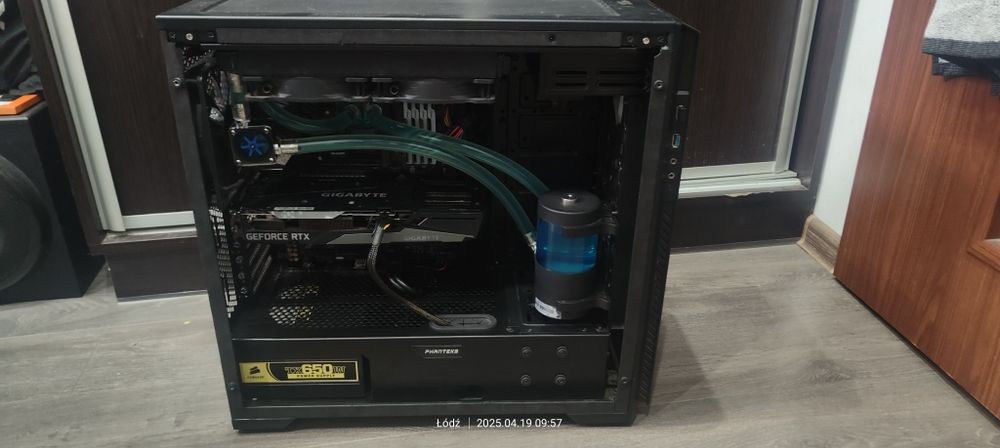 Komputer i7-9700k gskill 32gb  ek corsair magicool rtx 3060ti
