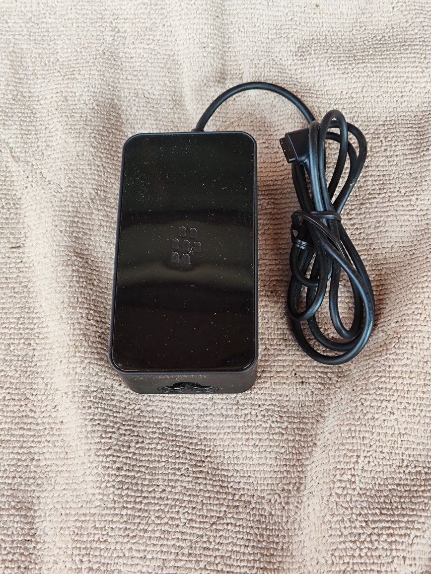 Зарядний пристрій BlackBerry PlayBook PSM24M-120D