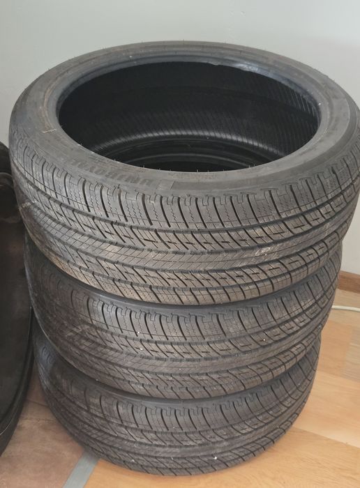 Opony wielosezonowe Uniroyal Tiger Paw 235/40/19 prawie nowe