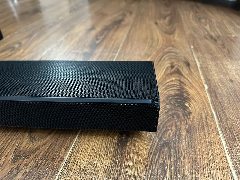 Продаю саундбар Samsung HW-Q60R (Harman Kardon)