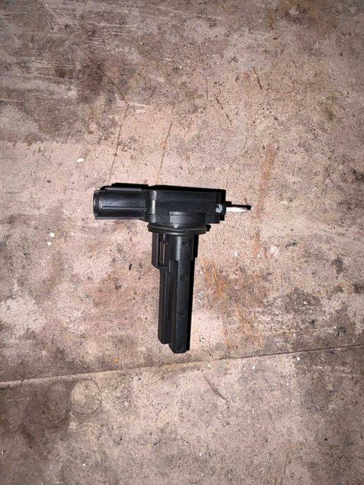 Витратомір повітря Denso 2220431020 Toyota Lexus