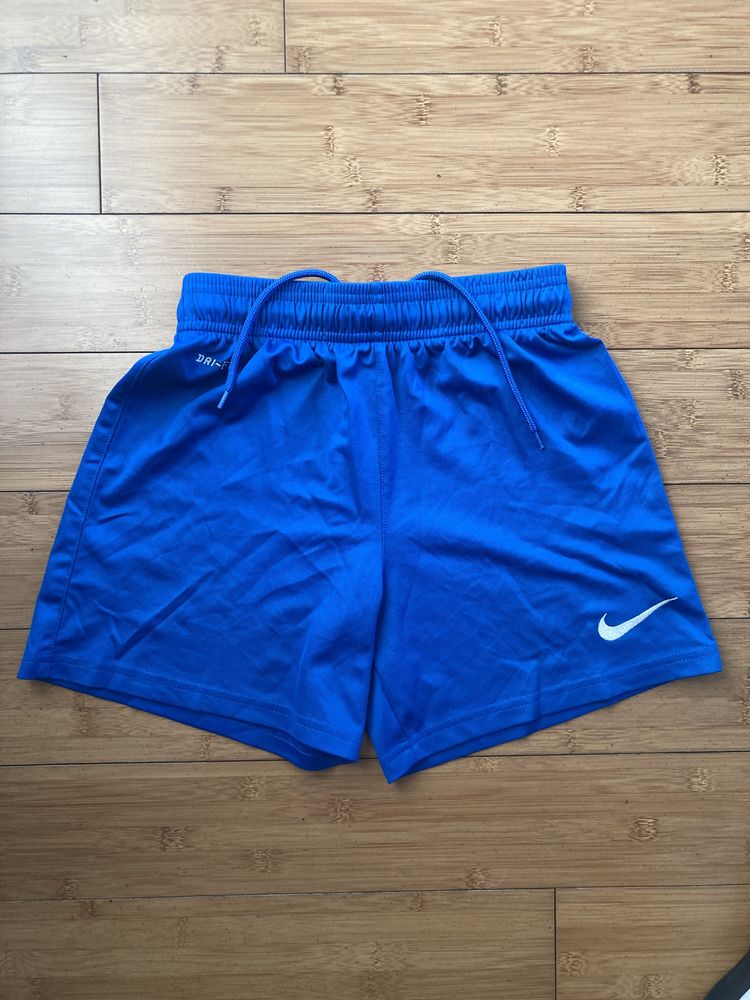 Spodenki  sportowe Nike roz 128-137