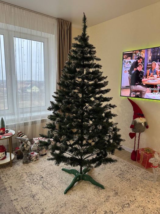 Продам новорічну ялинку, 2100 см