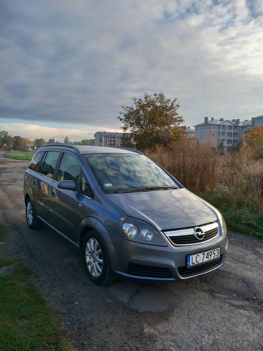 Opel Zafira B  7 osobowa w dobrym  stanie