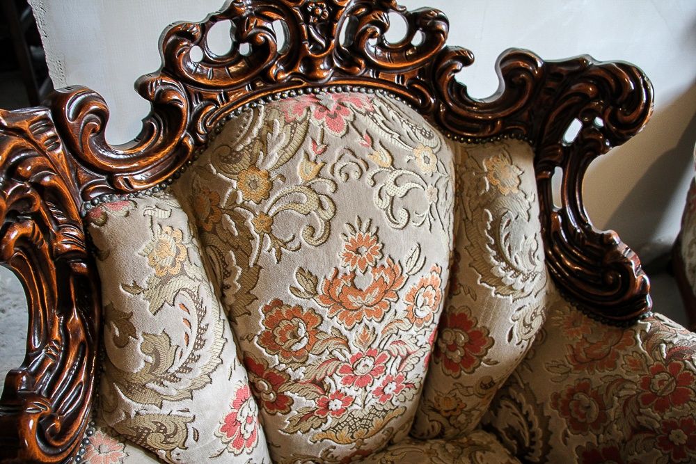 Мяка частина  барокко 3+1+1+столик  .меблі