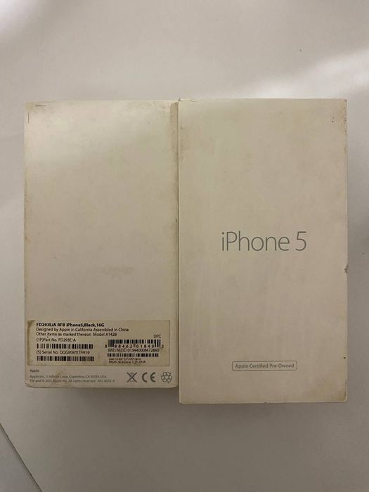 Коробки от старых айфонов