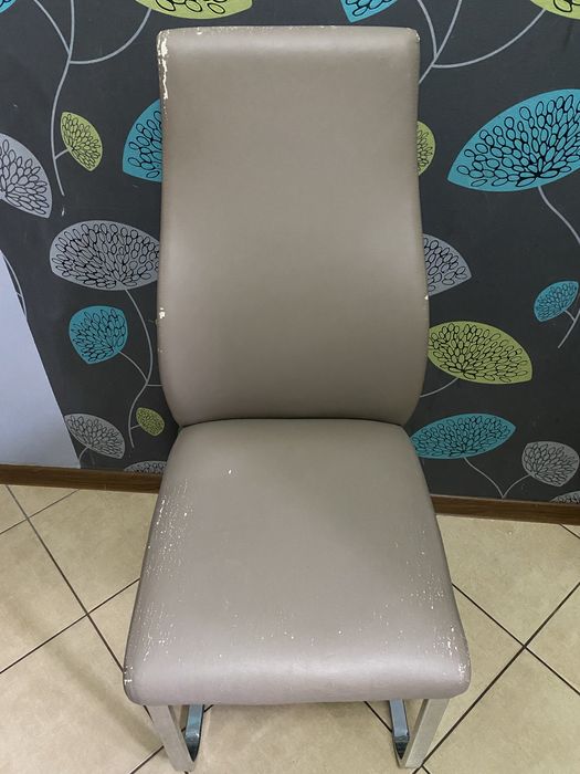 Komplet krzeseł do domu