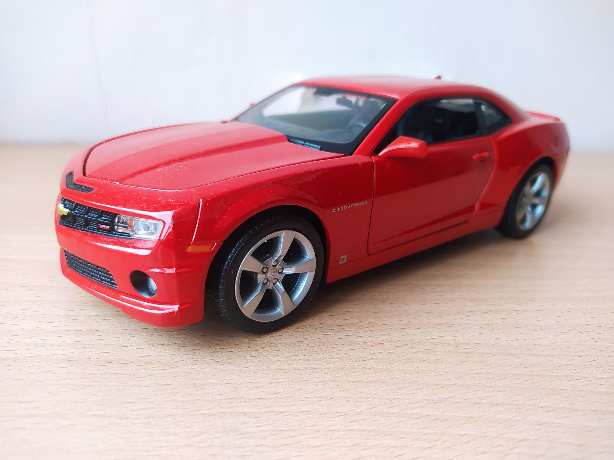 Продам Chevrolet Camaro,масштаб 1:24