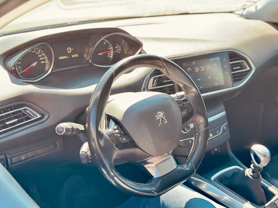 Pegeot 308 SW/ GT Line