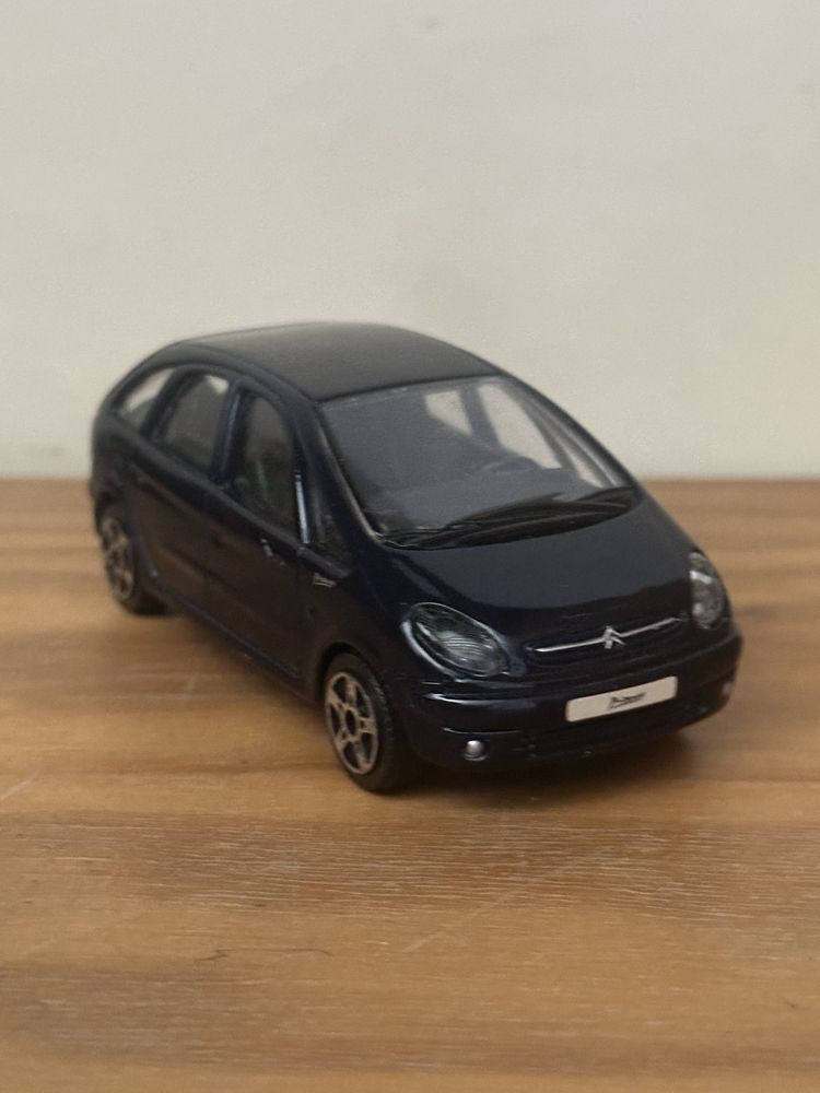 Citroen xsara picasso 1:43