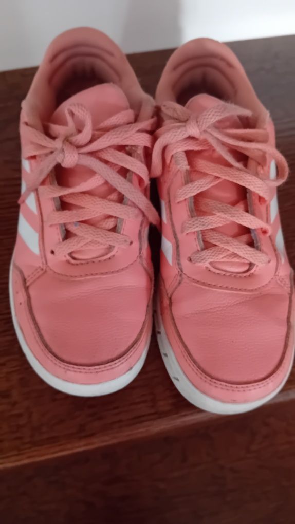Adidasy dla dziewczynki