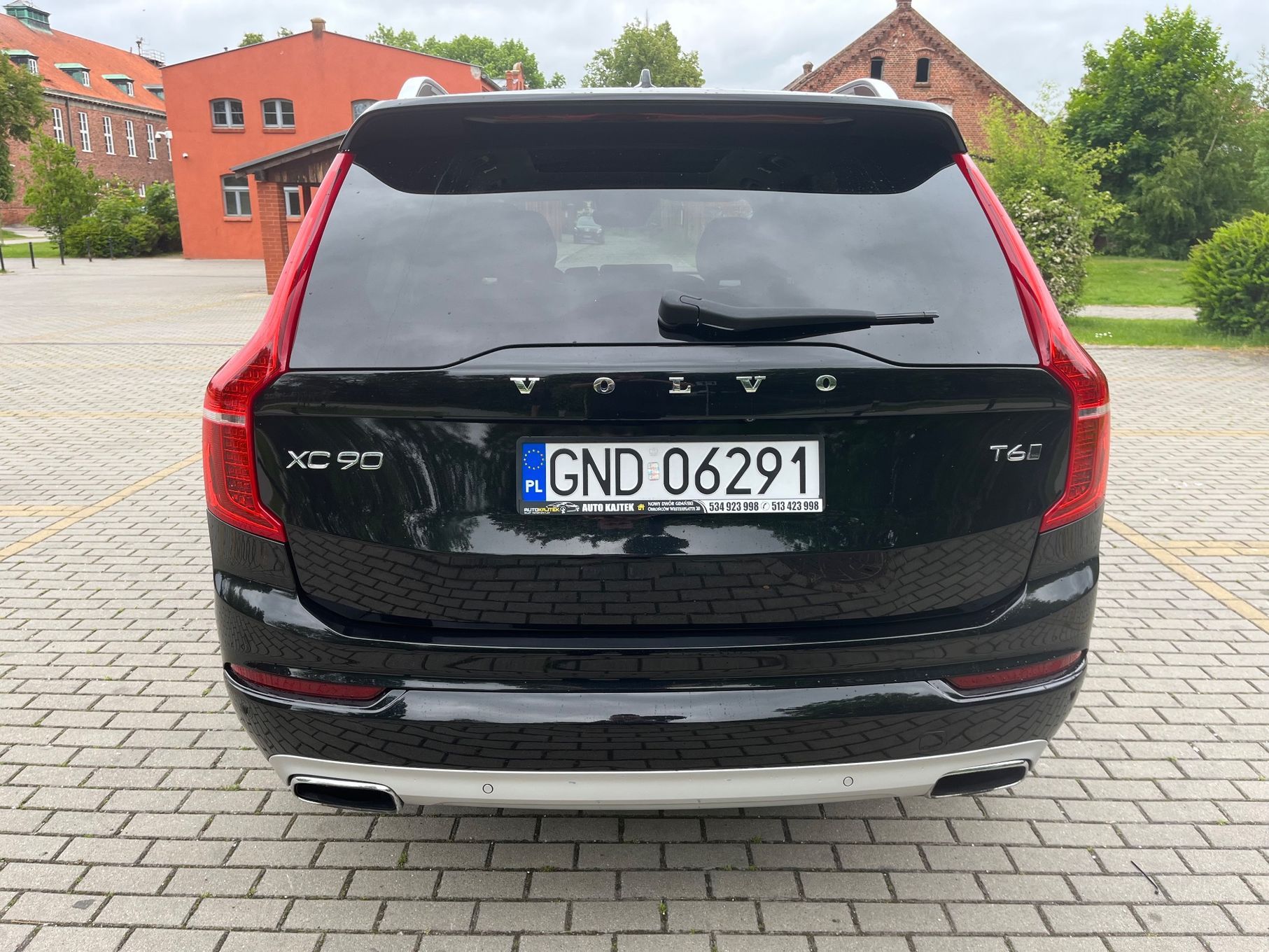 Volvo XC 90 4x4 320 km automat 7 os Bogate wyposażenie
