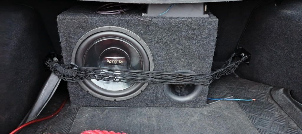Sprzedam subwoofer marki infinity