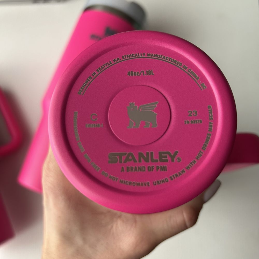 Термочашка Stanley брак та пошкодження упакування