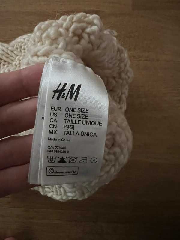 Kremowa jasna czapka H&M