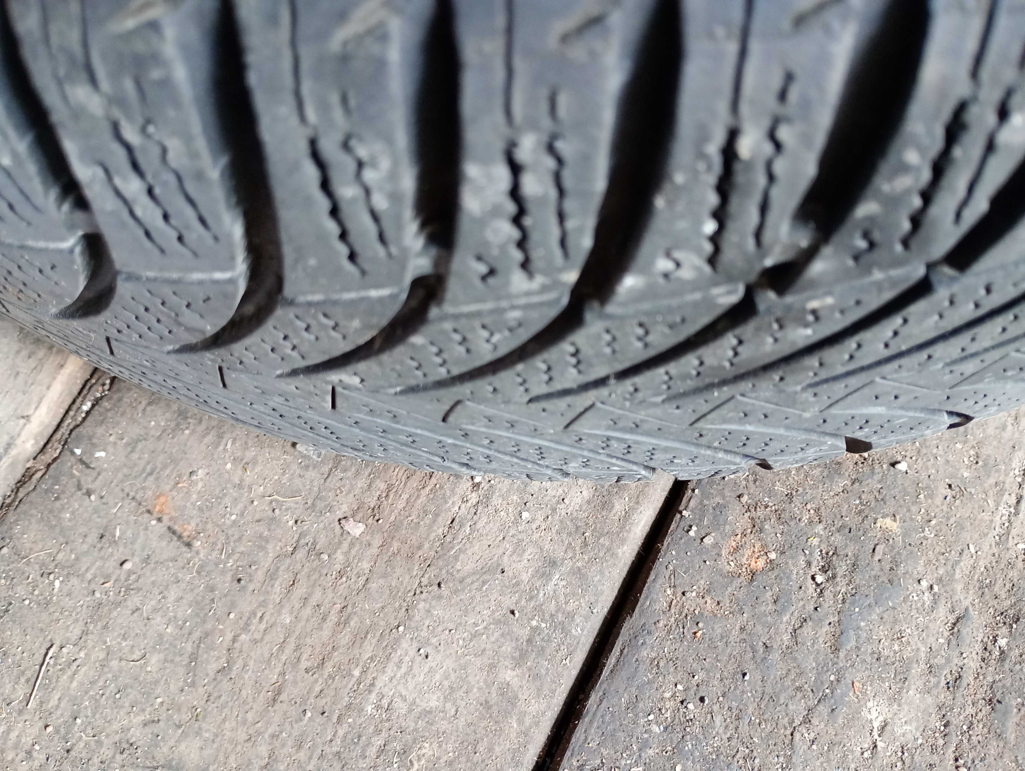 Opony zimowe 205/55 R16