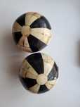 2 bolas decorativas em osso
