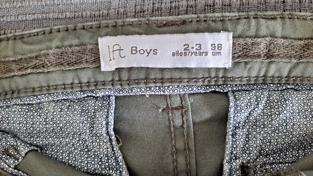 Calça chino cinzento esverdeado com bolso faca e elástico na cintura