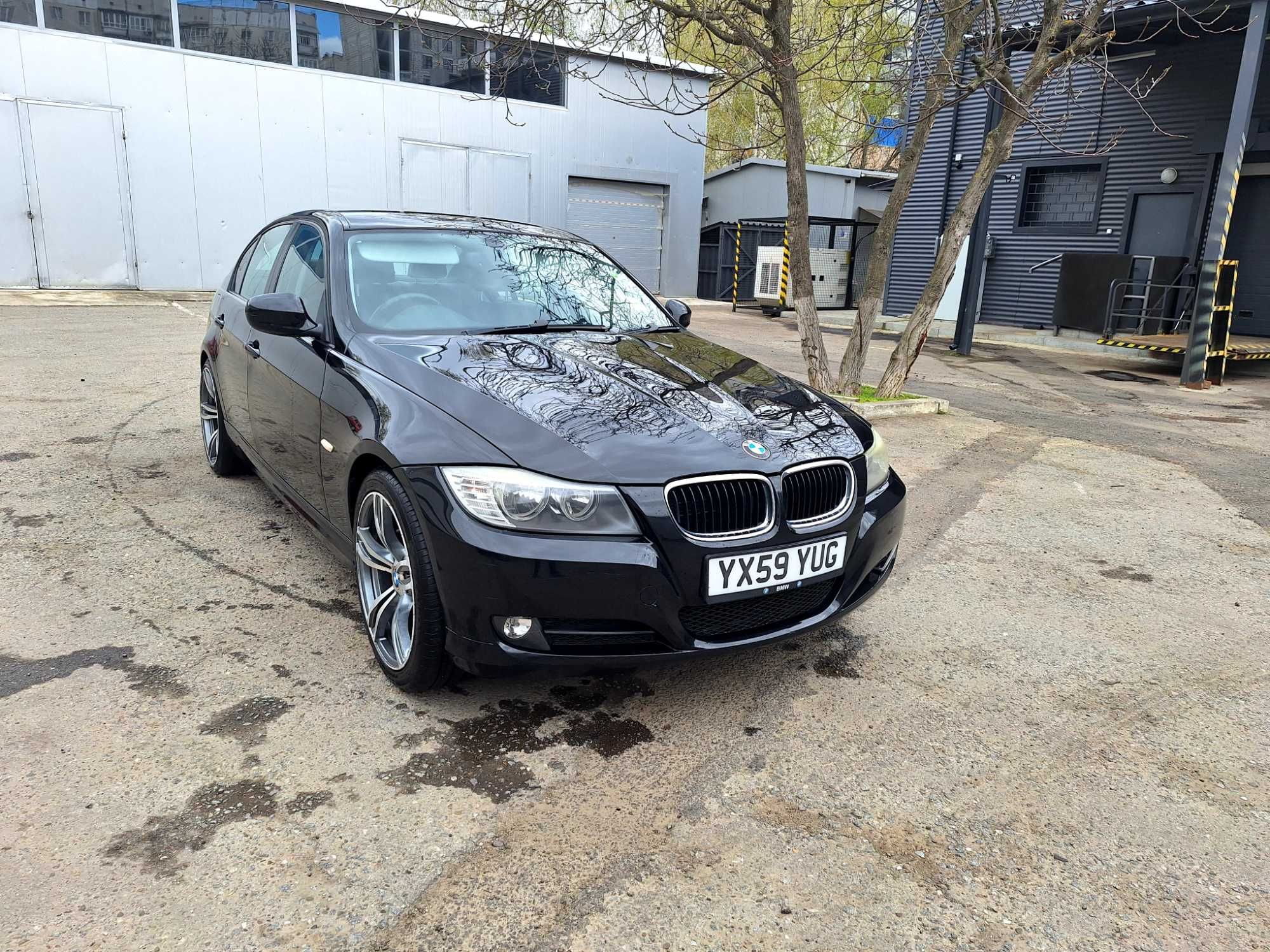 Bmw 318 is 2009 petrol 2l(Англія)