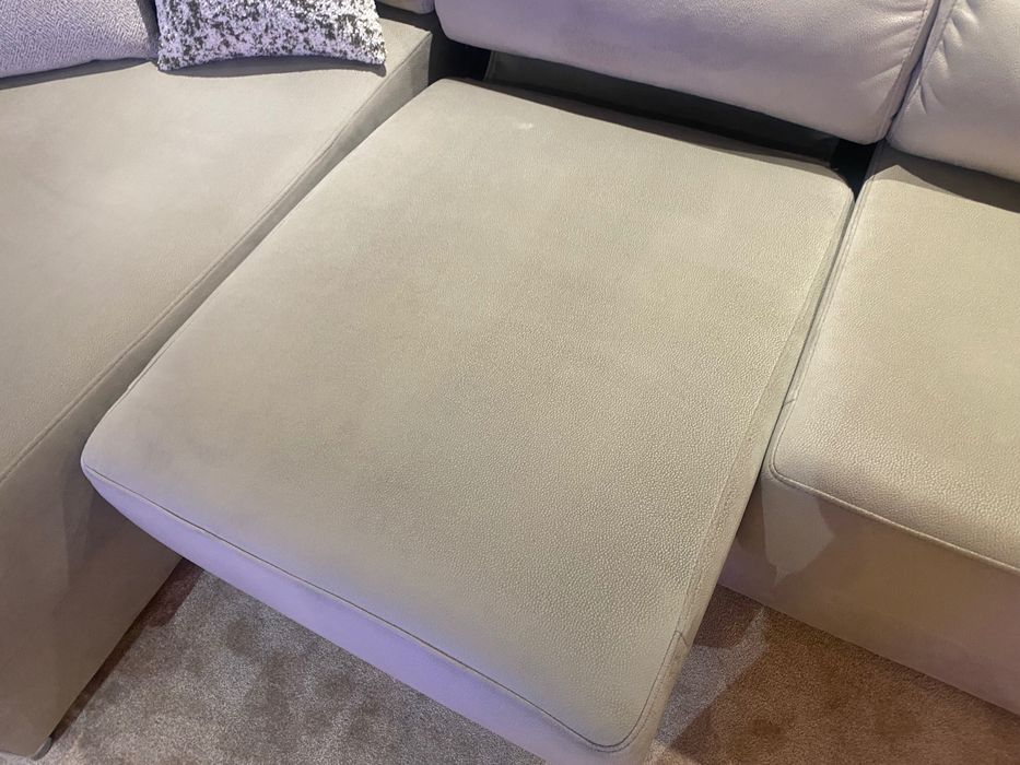 Chaise longue 2,70 semi nova tecido aveludado macio