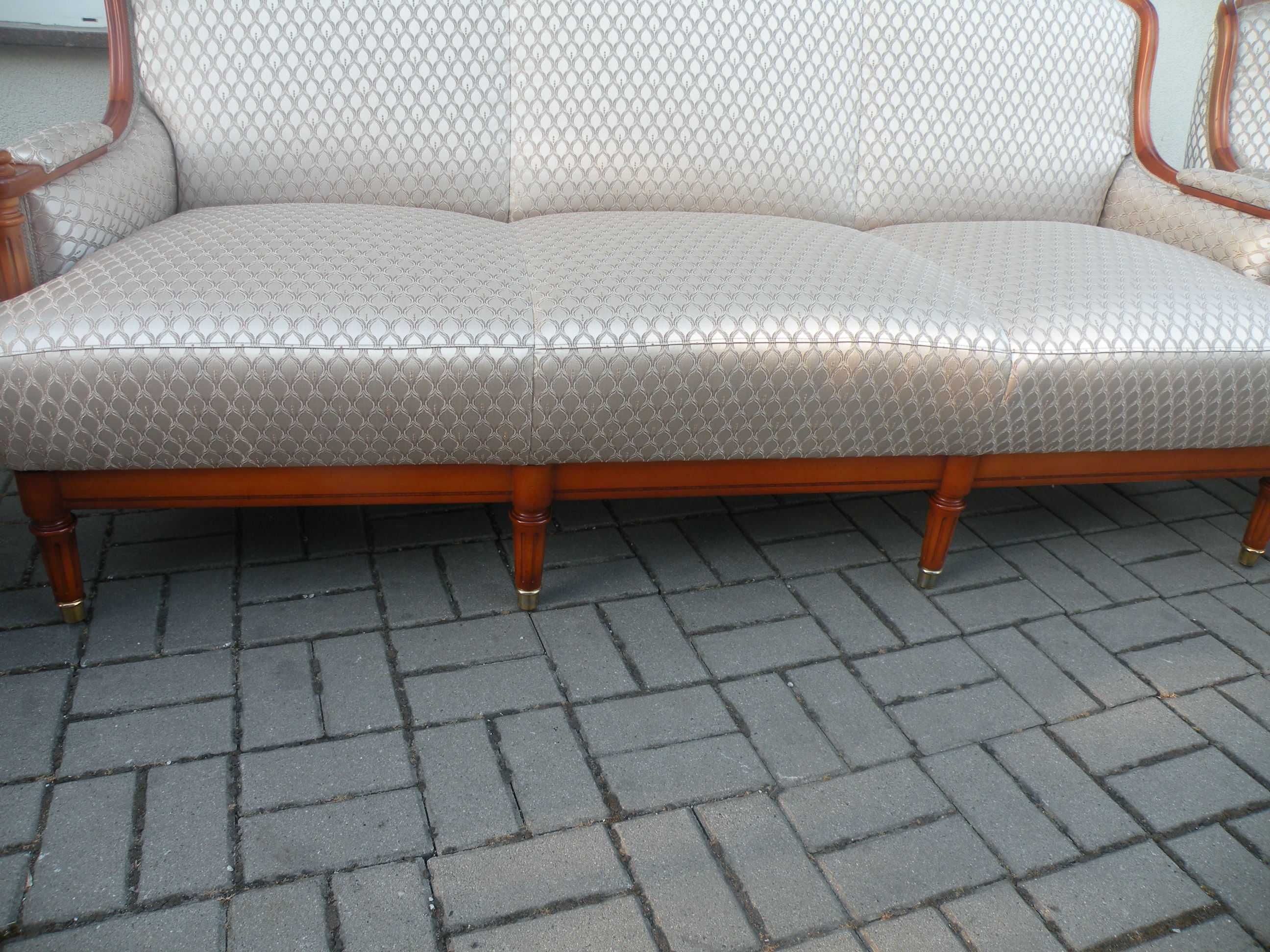 Sofa ,2 fotele i pufa w Stylu Ludwika ,,Warrings"  Po Renowacji