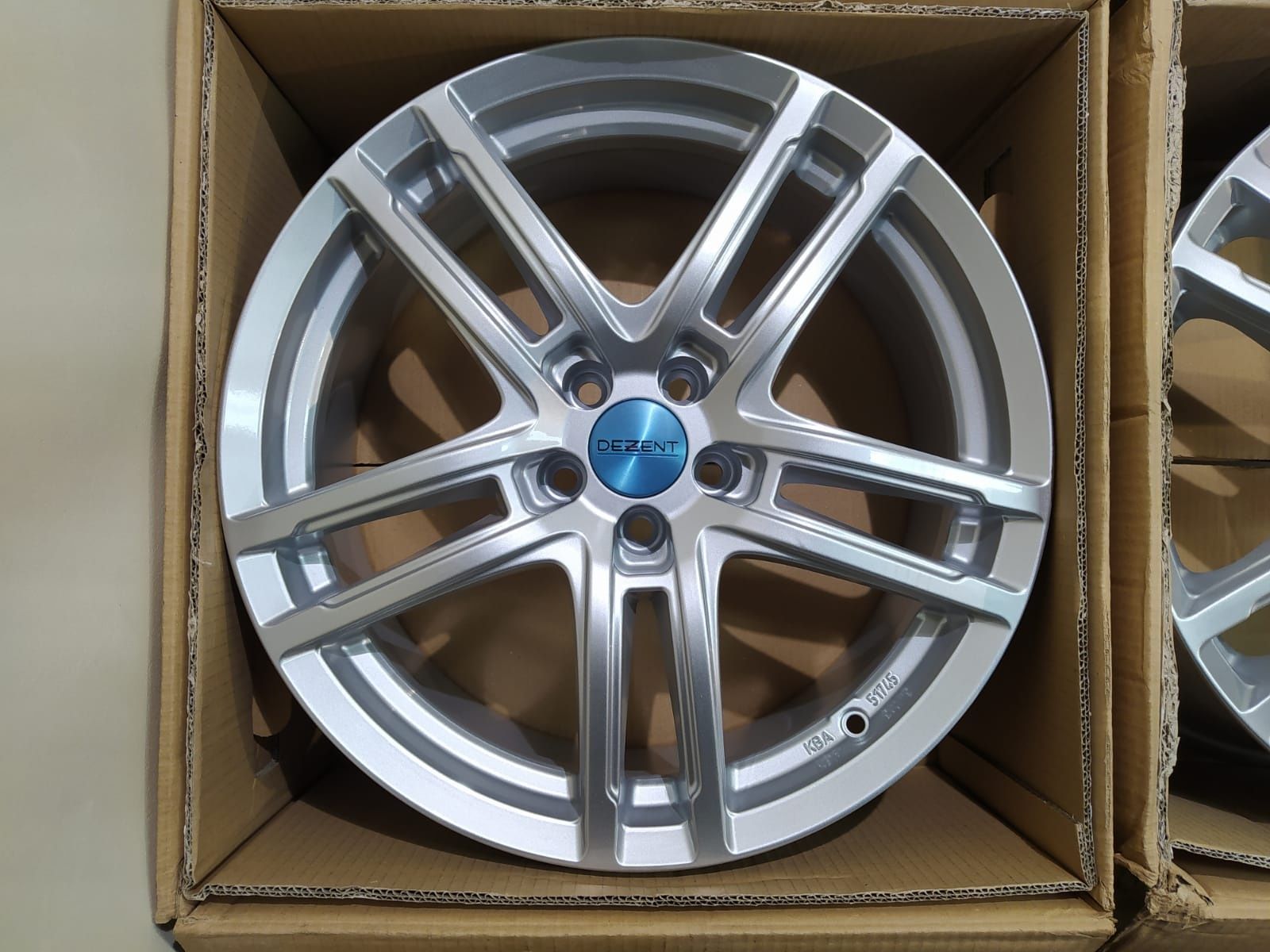 Felgi alumniowe 5x100 et 49 57.1 18" dezent tz subaru forester legacy