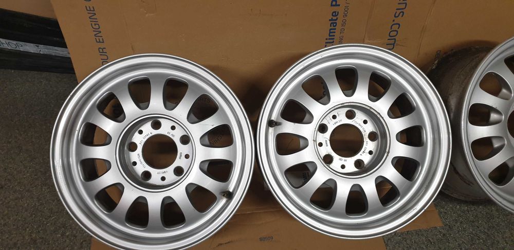 felgi aluminiowe BMW 5 BMW 3 BMW 7 7J 15 ET20 5x120 74mm komplet