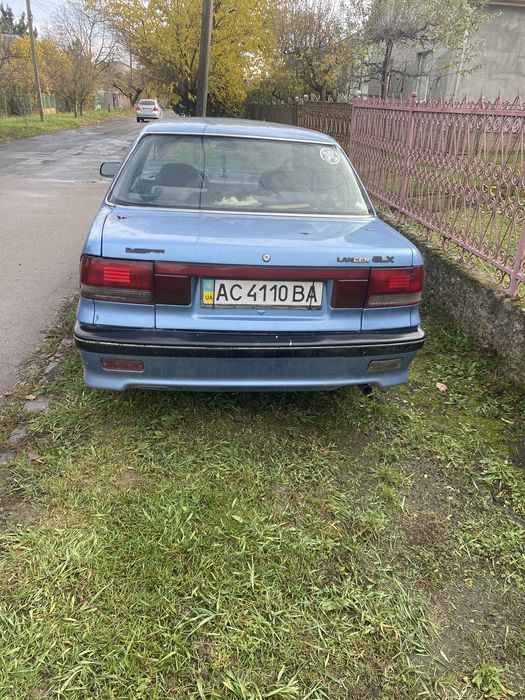 Mitsubishi Lancer 1992 року випуску