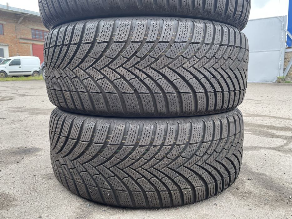 Практично нові зимові шини Semperit 225/50 R17