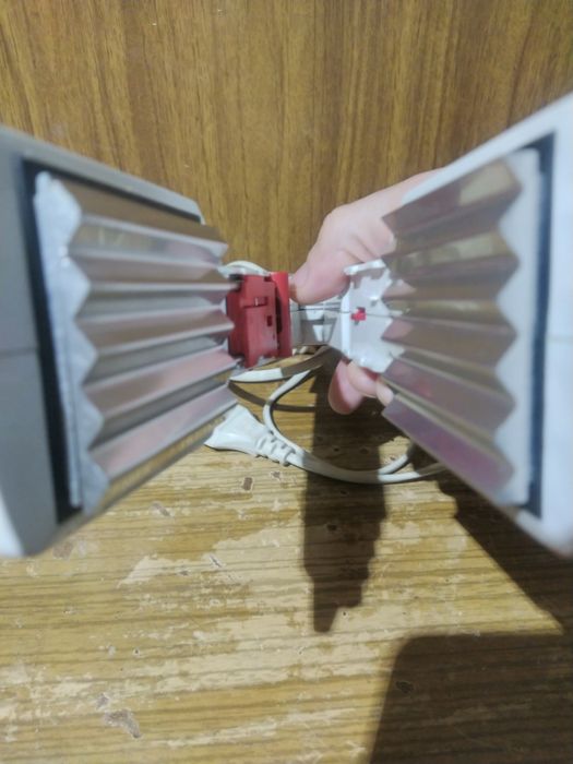 Стайлер, утюжок для волос.