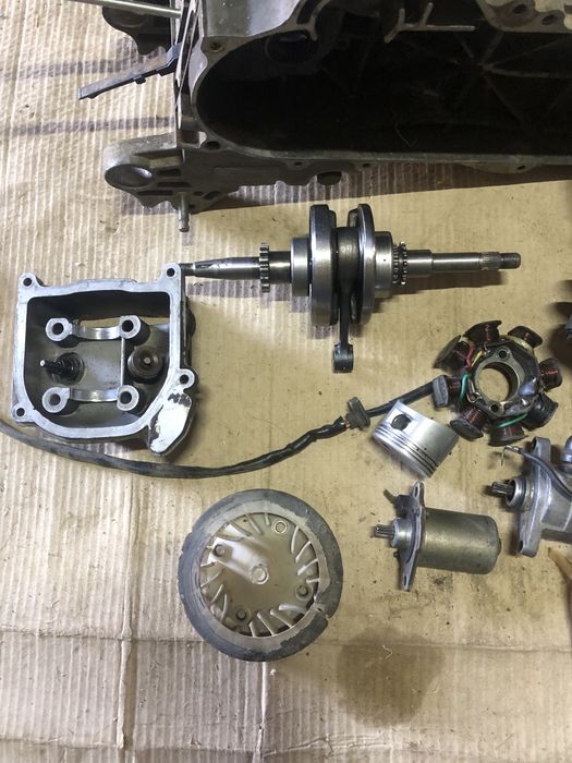 Запчасті на скутер 80кубів