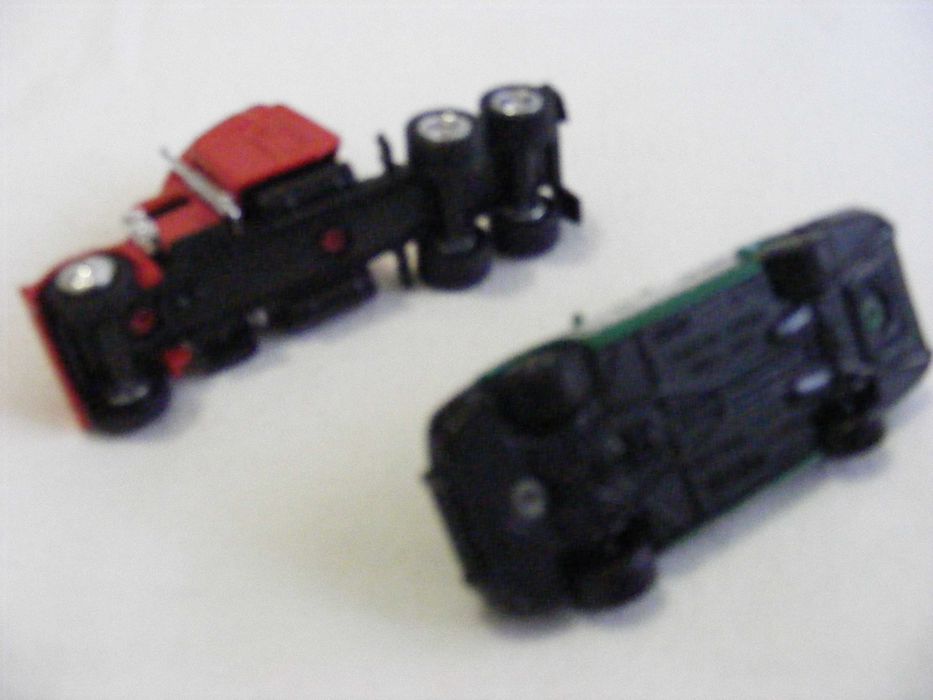 8 Miniaturas de carros - antigas e impecáveis