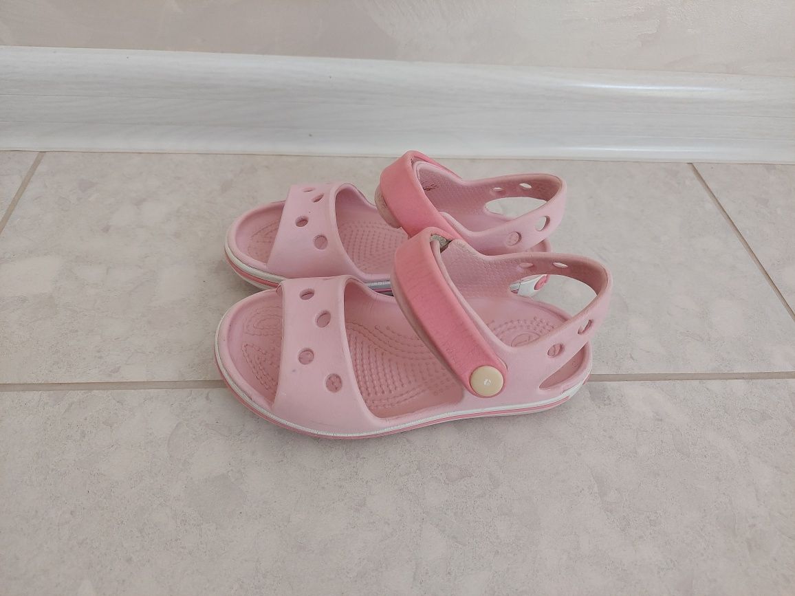 Босоніжки Crocs на дівчинку, розмір 8