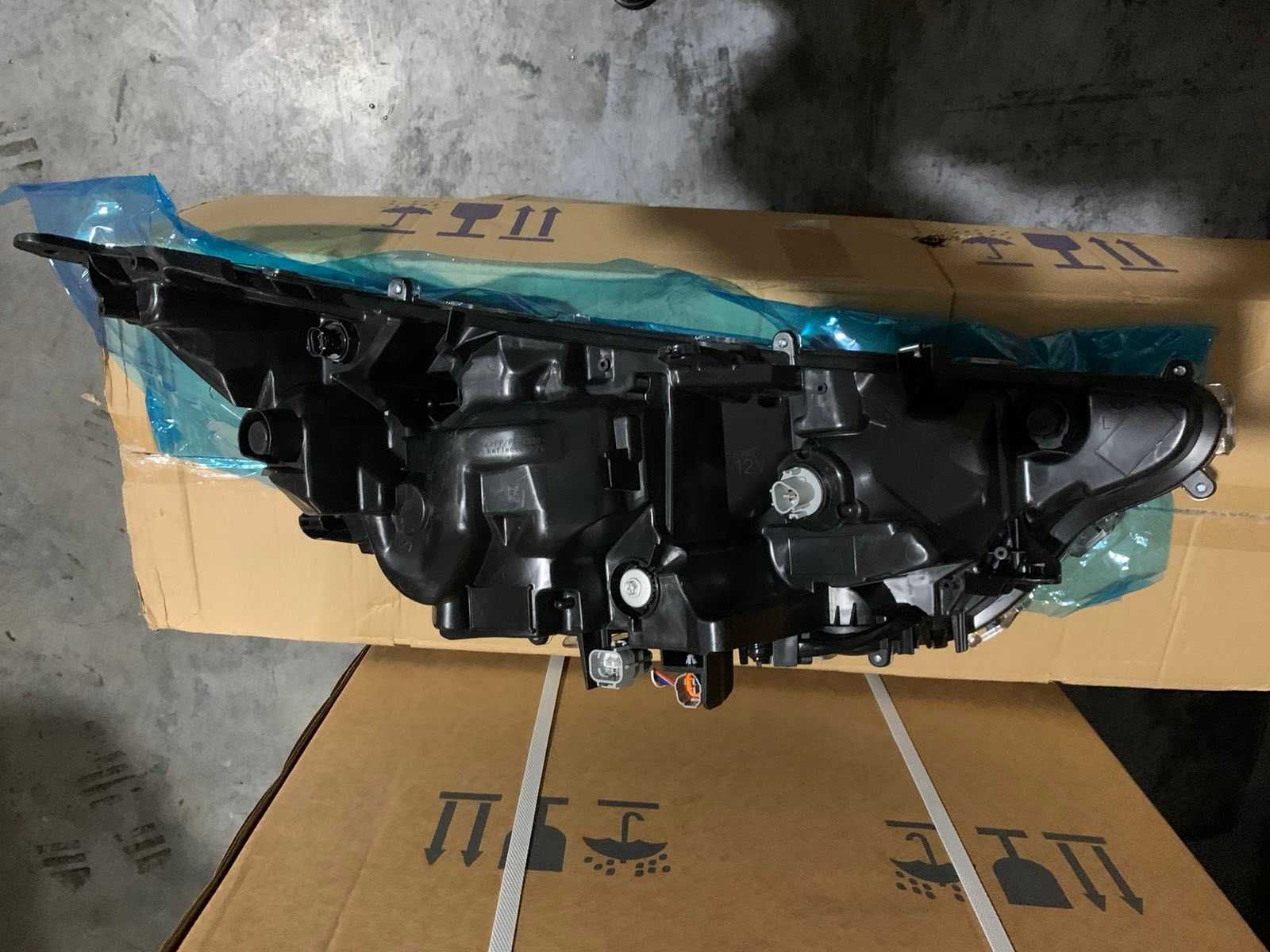 Toyota Rav4 Фара левая гибрид  2019 2020 2021  81150-0R162