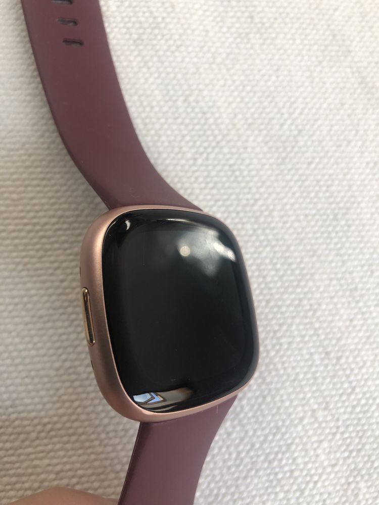 Fitbit Versa 4 smartwach