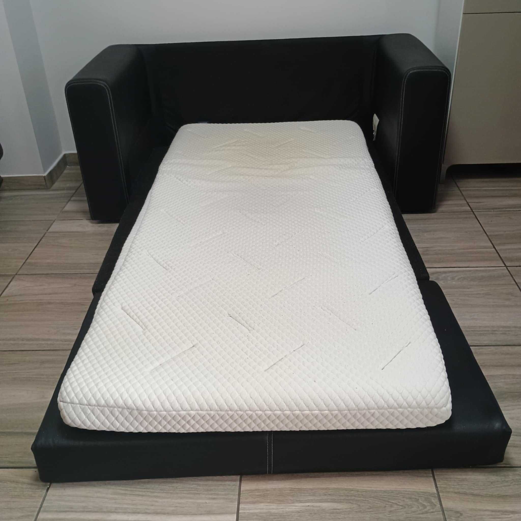 Rozkładana sofa i materac