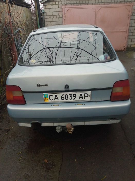Авто.    заз  славута  2004 рік
