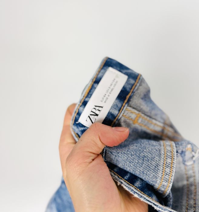 Krótkie denimowe szorty z przetarciami XS 34 ZARA