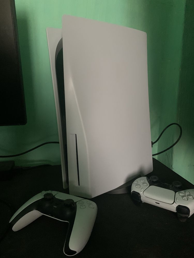 Ігрова консоль Sony PlayStation 5 Ultra HD Blu-ray + два контролера